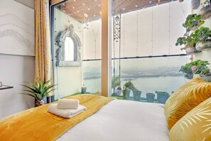 2 bedrooms, desk, iron/ironing board, travel crib