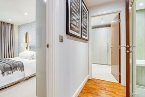 2 bedrooms, desk, iron/ironing board, travel crib