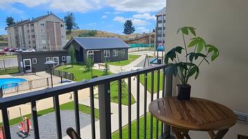 Apartment | Outdoor dining