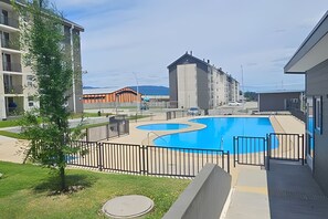 Apartment | Pool - Oceana Suites Volcán Villarrica (Villarrica)