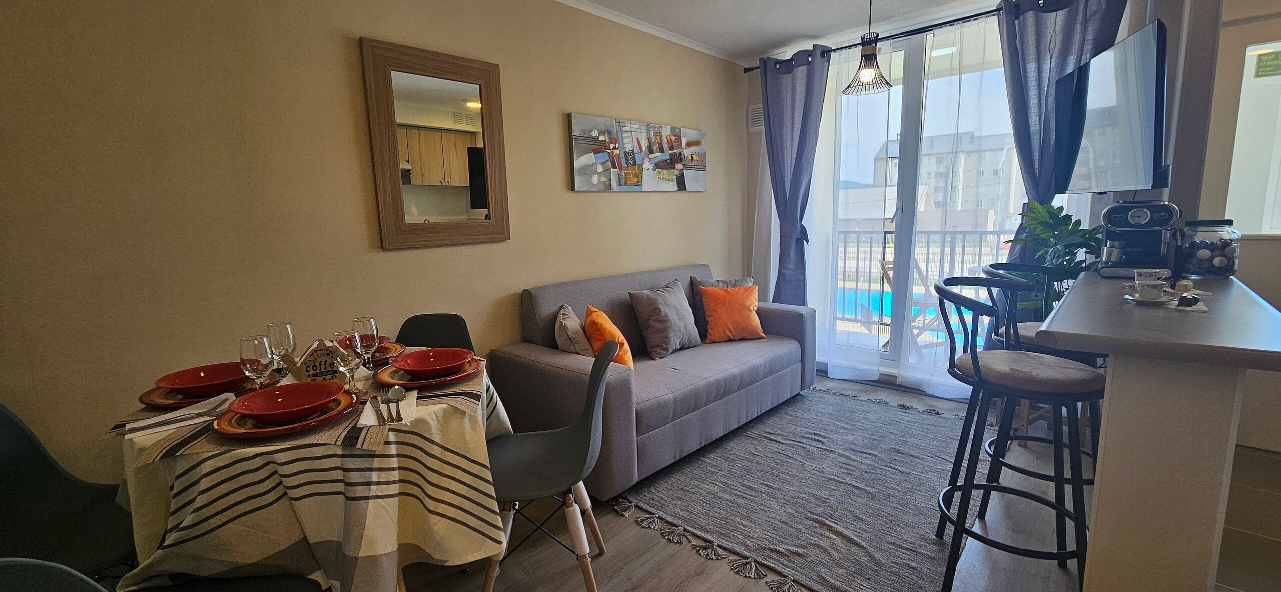 Apartment | Living area | Flat-screen TV