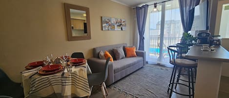 Apartment | Living area | Flat-screen TV