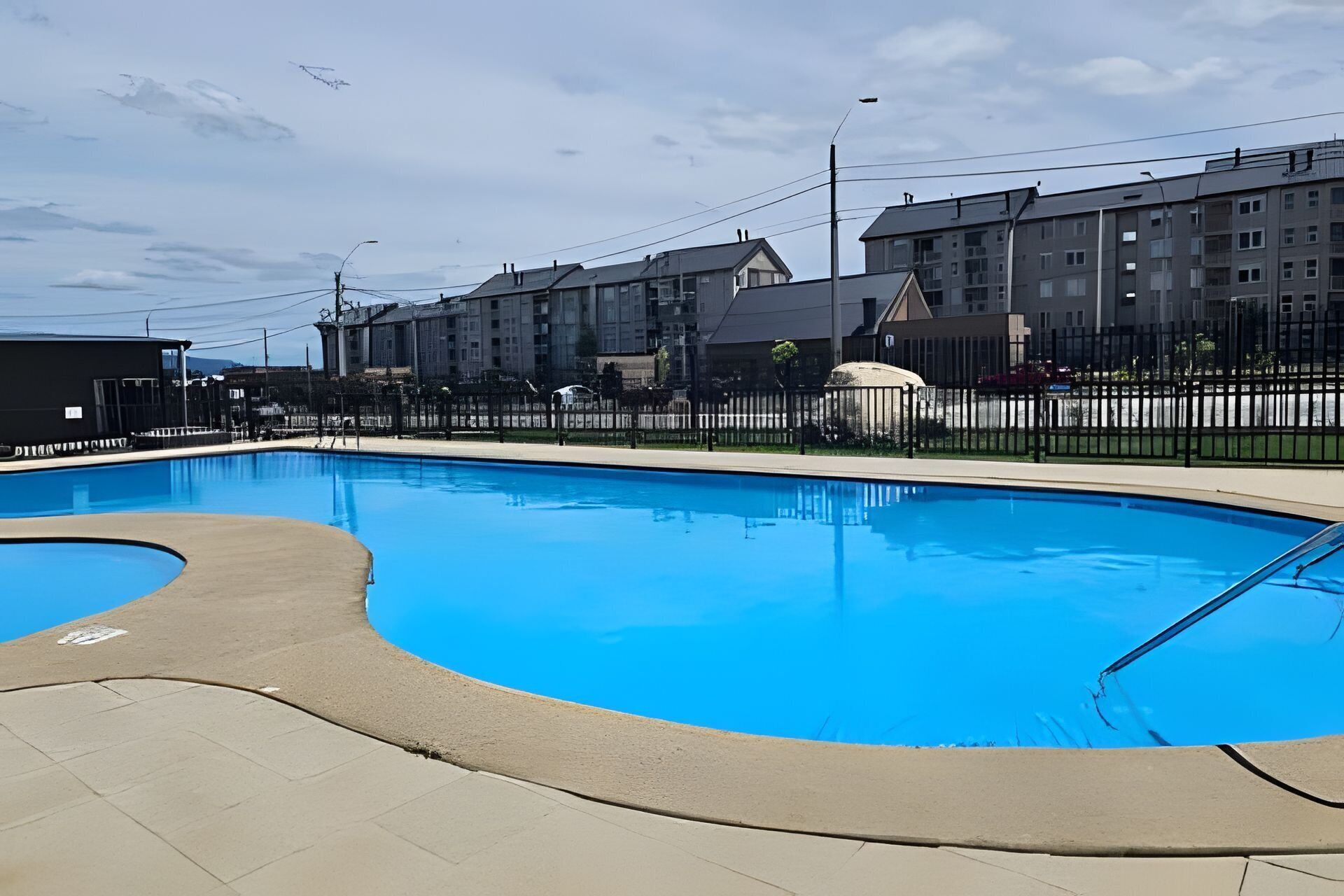 Apartment | Pool | Seasonal outdoor pool