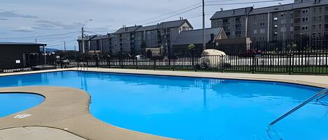 Apartment | Pool | Seasonal outdoor pool