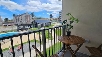 Apartment | Outdoor dining