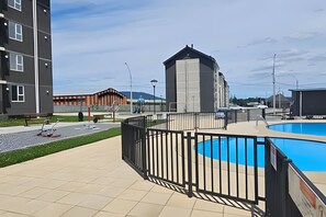Apartment | Pool | Seasonal outdoor pool