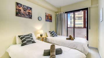 2 slaapkamers, een strijkplank/strijkijzer, gratis wifi, beddengoed