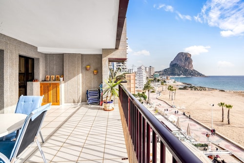 Apartment 'Lovely Arenal' with Sea View, Wi-Fi and Air Conditioning