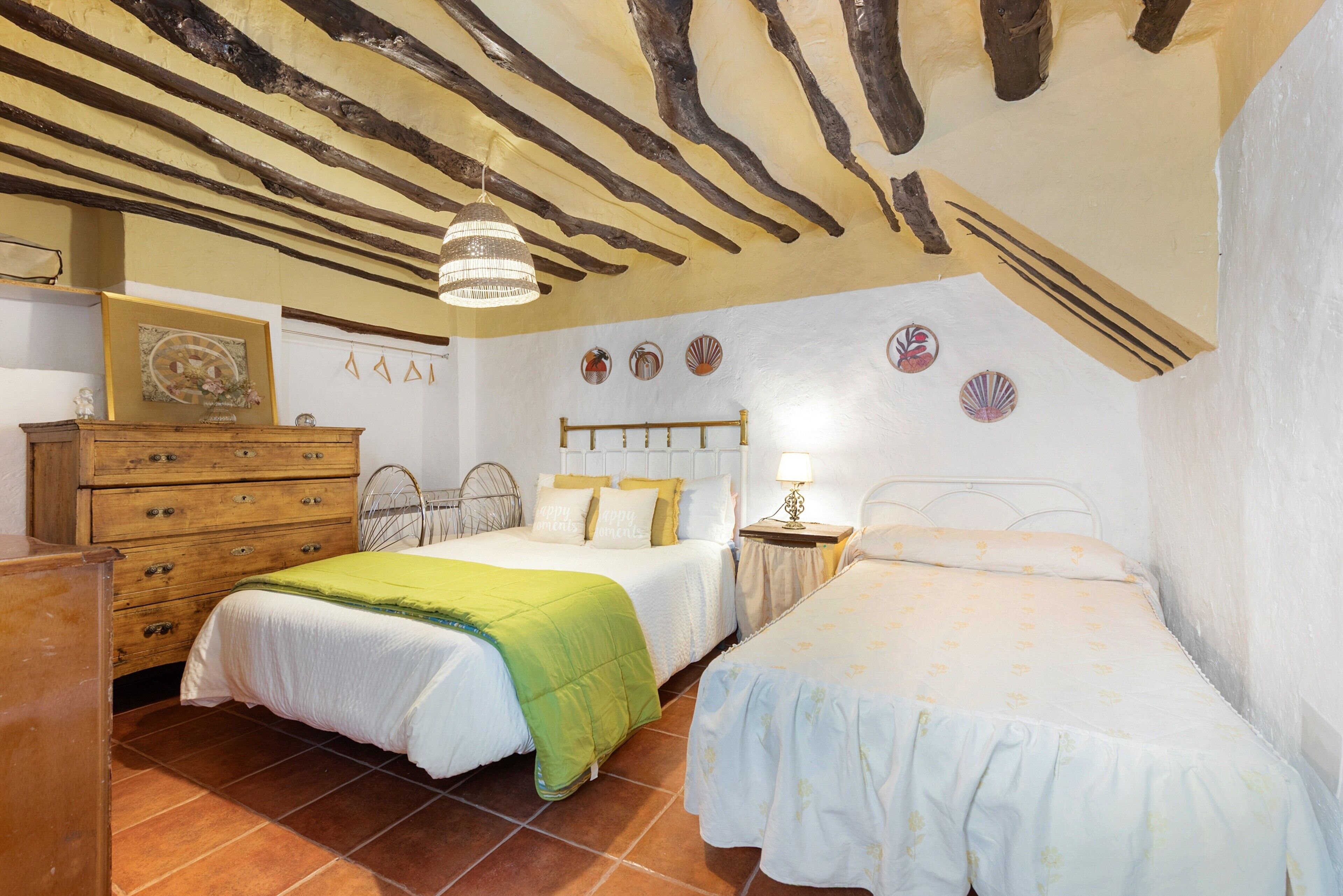 4 bedrooms, bed sheets