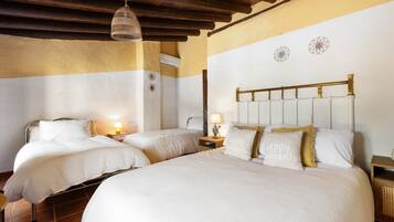 4 bedrooms, bed sheets