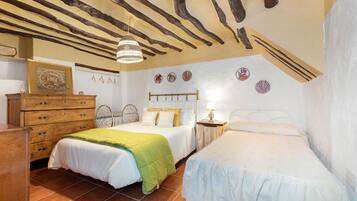 4 bedrooms, bed sheets