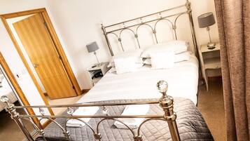 3 bedrooms, free WiFi, bed sheets