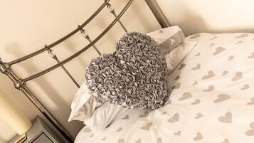 3 bedrooms, free WiFi, bed sheets