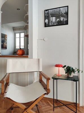 Apartment - Stylish 1BR Apt With Retro Kitchen View Balcony (Athens)