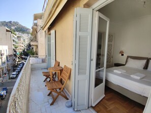 Apartment - Stylish 1BR Apt With Retro Kitchen View Balcony (Athens)