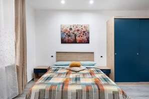 1 bedroom, free WiFi, bed sheets
