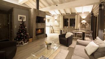 TV, fireplace, DVD player, table tennis