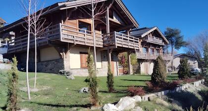 Chalet Boolly â Luxe & SĂ©rĂ©nitĂ© en Montagne, Sauna & Bain Nordique, Vue Panoramique