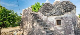 Trullo 'Dona Filomena' with Private Terrace, Private Garden and Wi-Fi