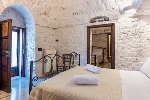 3 عدّة غرف نوم ومكواة/لوح كي وواي فاي مجانًا وملاءات أسرّة