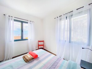 2 bedrooms, iron/ironing board, travel cot, free WiFi