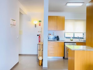 Fridge, microwave, coffee/tea maker, electric kettle