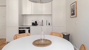 Unclassified image, 4 of 15, button - City Apartment / 800sqft/AC/NEW/Boho (Lisboa)