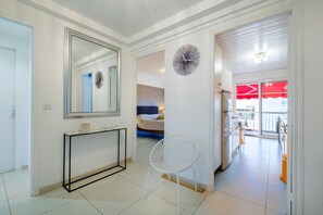 2 bedrooms, iron/ironing board, free WiFi, bed sheets - 4-Star 2-Bedroom Rental with Terrace, Garage, AC, 100m from Beaches (Antibes)