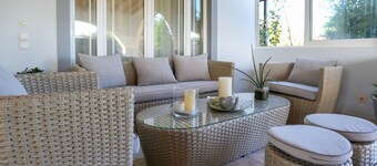 Villa 'Elysian' with Private Pool, Wi-Fi and Air Conditioning