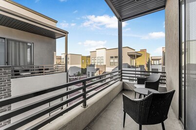 Villa #25 at Bloomington Country Club: Pool, Golf, Restaurant