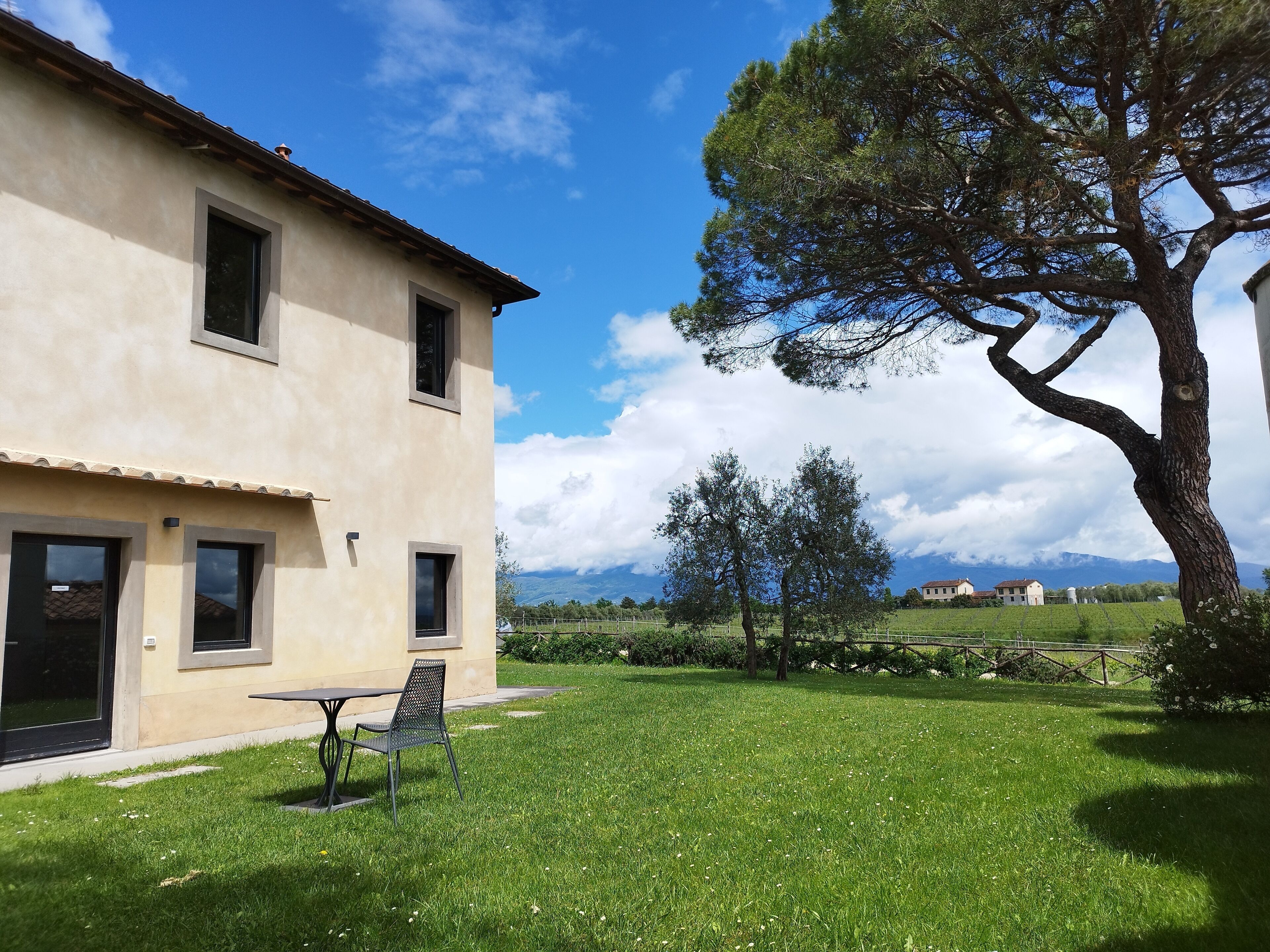 Standard-Apartment, 1 Schlafzimmer, Blick auf den Weinberg, Poolseite | Blick auf den Garten