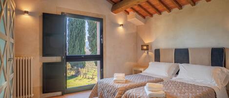 Superior-Maisonette, 2 Schlafzimmer, Hügelblick, zum Garten hin | Kostenloses WLAN, Bettwäsche