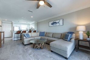 Smart TV, DVD player - Bay View 6-  Boater's Paradise! Boat Slip On Bay! Near Wharf, Food, Fun! (Orange Beach)