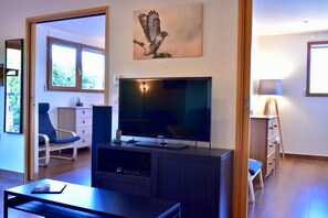 TV, lettore DVD, impianto stereo