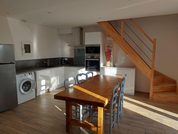 Dining - Lovely cottage "La Hauteur" in a quarter full of charm in Regnéville-sur-mer (Regnéville-sur-Mer)