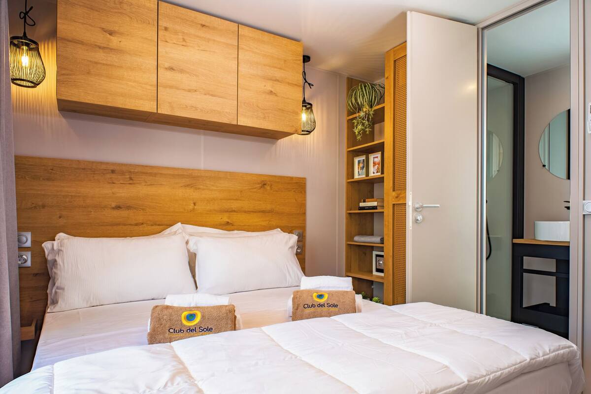 In-room safe, laptop workspace, cots/infant beds, free WiFi