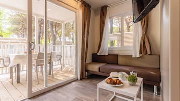 Casa Mobile Comfort Maxi Animali non Ammessi | Coin séjour | Télévision à écran plat de 24 pouces avec chaßnes par satellite