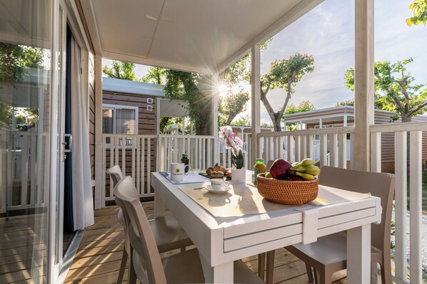 Deluxe Mobile Home | Terrace/patio - Club Del Sole Adriatico Cervia Easy Camping Village (Cervia)