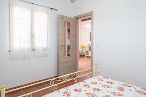 1 chambre, fer et planche Ă repasser, draps fournis