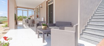 Villa 'Con Tre Camere Da Letto' with Private Terrace, Shared Garden and Air Conditioning