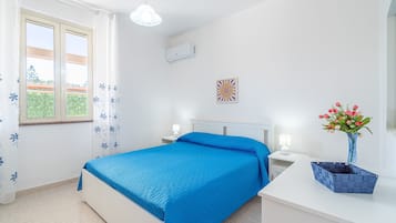 3 chambres, fer et planche Ă repasser, draps fournis