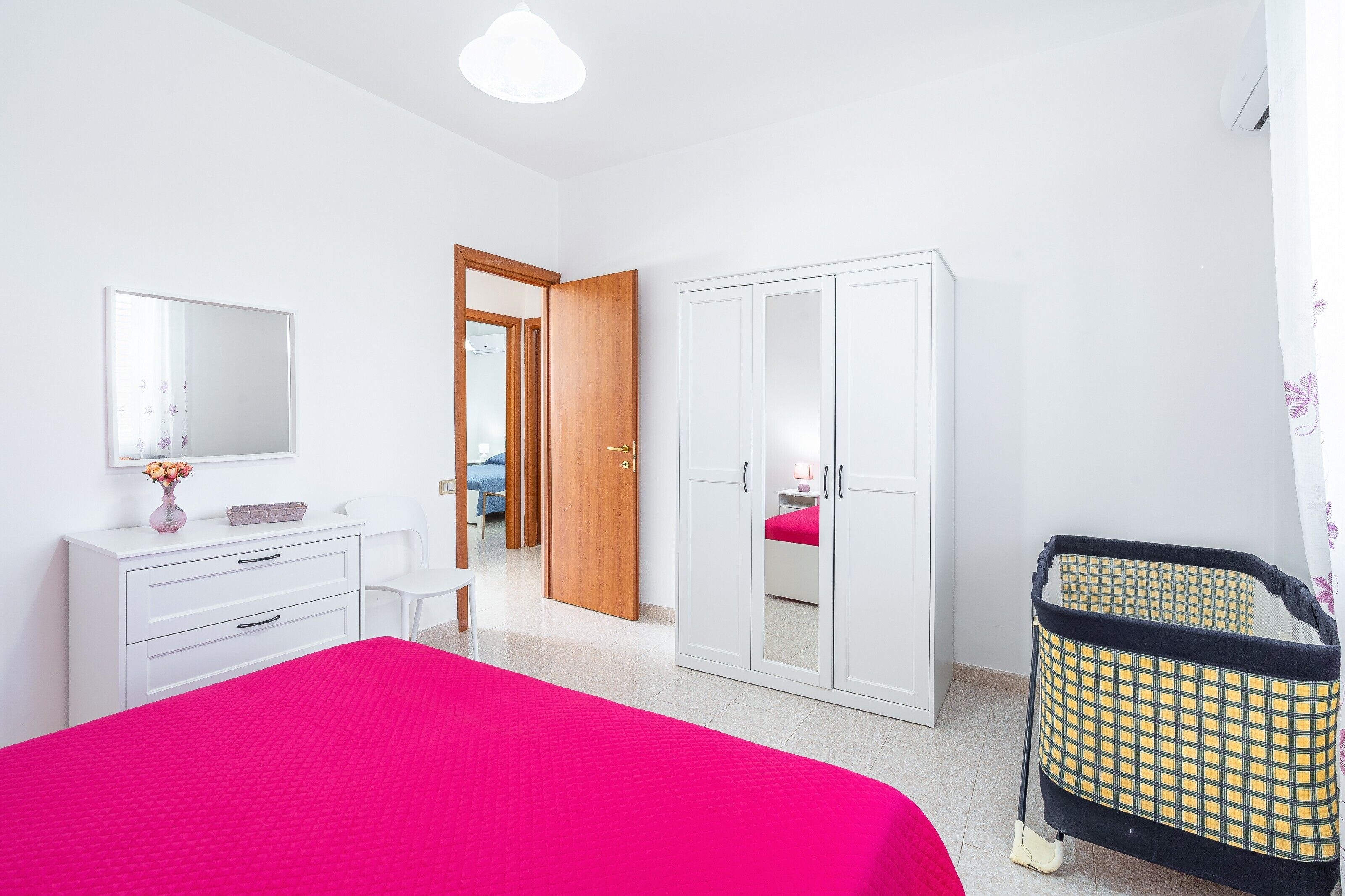 3 室のベッドルーム、アイロン / アイロン台、ベッドシーツ