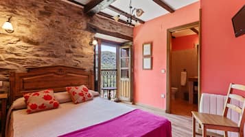 5 slaapkamers, een strijkplank/strijkijzer, gratis wifi, beddengoed