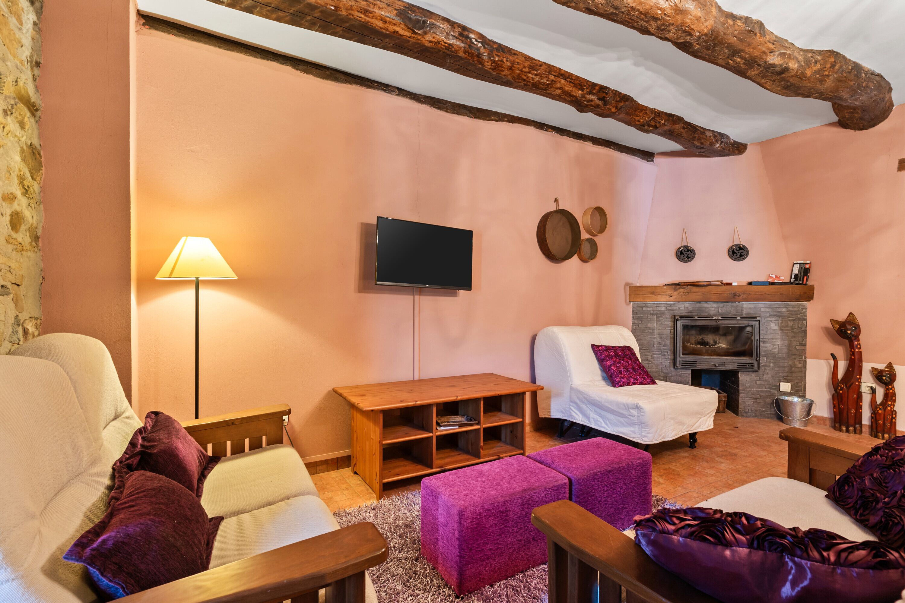 Televisie en een open haard