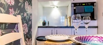 7 Domus House Studio Apartment -  a studio that sleeps 2 guests  in 1 bedroom