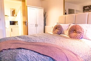1 chambre, fer et planche à repasser, accès au Wi-Fi (inclus)