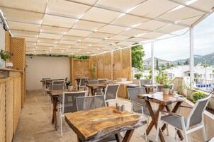 Päivittäinen täysi aamiainen (500 TRY per henkilö)