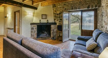 Maison de campagne "Cal Tort" avec vue sur la montagne, piscine privée et Wi-Fi