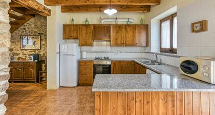 Country House 'Cal Tort' with Mountain View, Private Pool and Wi-Fi