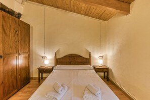 3 bedrooms, free WiFi, bed sheets